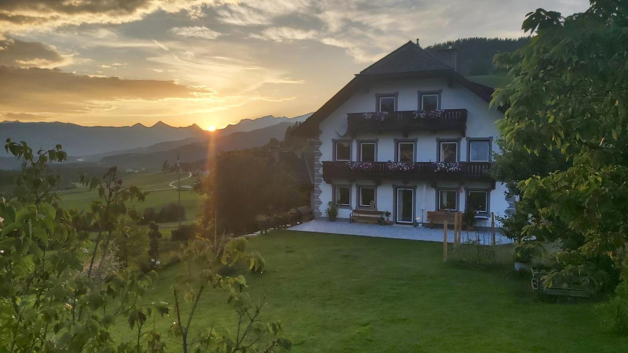 Schweizer Hof Apartman Tamsweg Kültér fotó